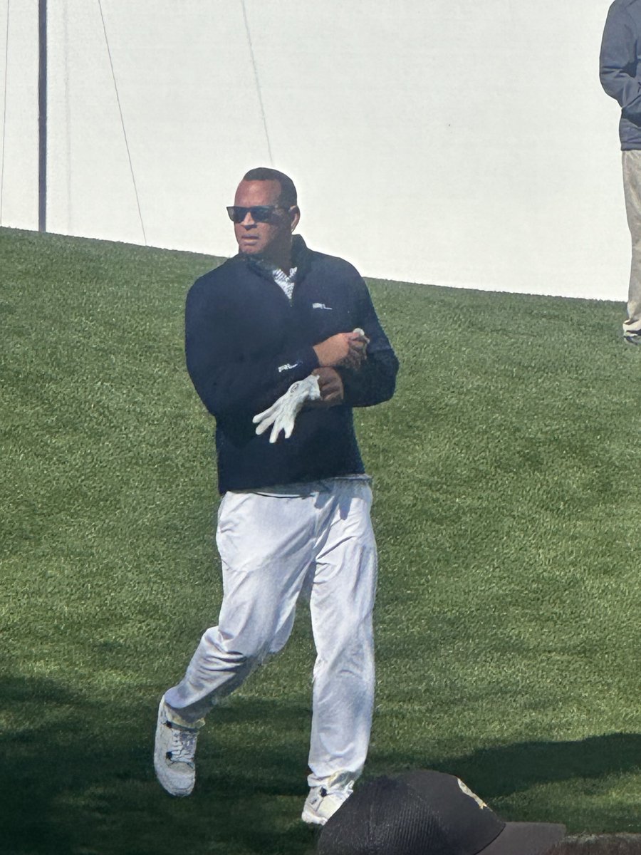 troopwvu's tweet photo. Had a blast at Waste Management.  JJ Watt after sinking a long put on hole 10.
⁦@JJWatt⁩ https://t.co/TdeOMsjXIN