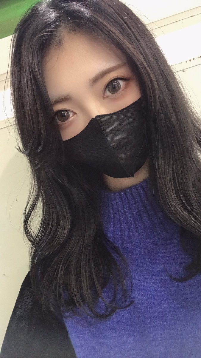 __elemoon_night's tweet photo. 髪伸びた

もうそろそろ切ろうかな https://t.co/wNh87vI6r1