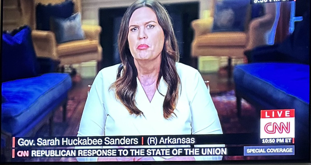 PrinceAlbertPT's tweet photo. @SarahHuckabee 💩💩💩 https://t.co/CwjoOZcbL3