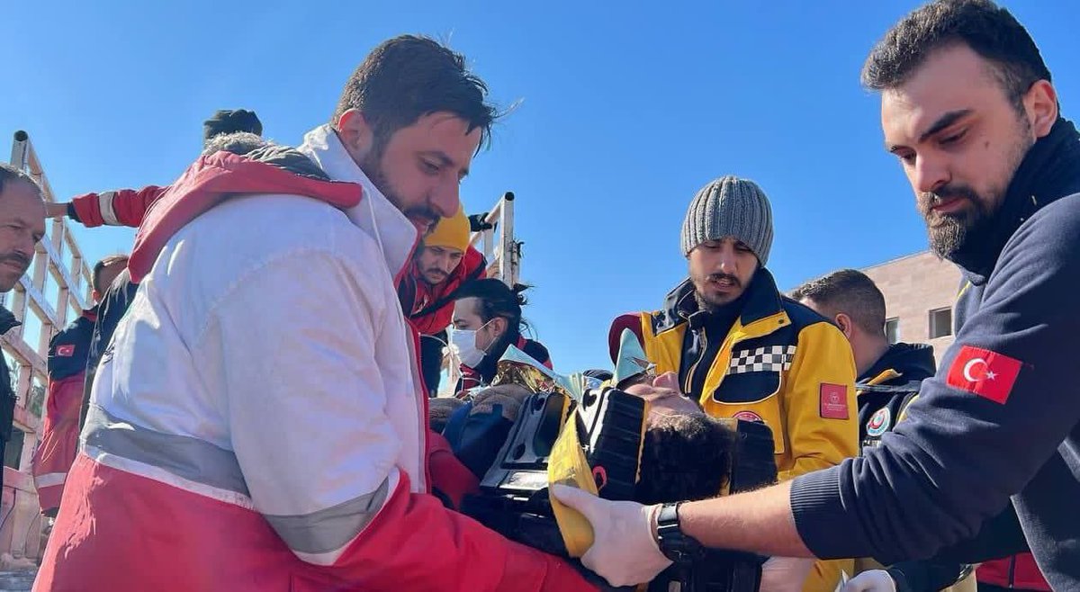Iran_in_Turkiye's tweet photo. Tireless efforts by the Iranian Red Crescent rescue teams

🇮🇷 🤝 🤲 🇹🇷 
#deprem
#earthquakeinturkey https://t.co/oPAQX5MFGZ