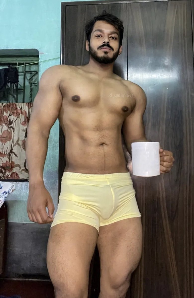 Let the bulking season begin…
Follow me on instagram  : _d_unlimited_
Like comment and Retweet for more.
#bodybuilding #hunk #muscular #daddy #desimen #buldge