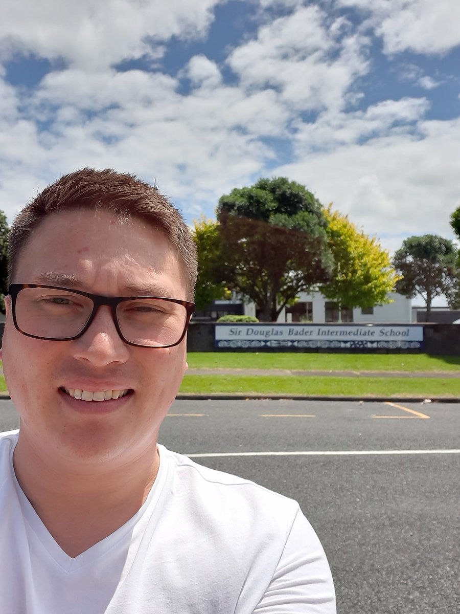 JimMcmartin's tweet photo. Today I had the pleasure of working with middle and senior leaders at Sir Douglas Bader Intermediate. Major plans afoot to enhance learning using @MicrosoftTeams, @MicrosoftFlip, @sway, @S4SCoding plus more. A rewarding day indeed!
#education #futurefocussed #inspire #acheive https://t.co/hj9aLSbes7