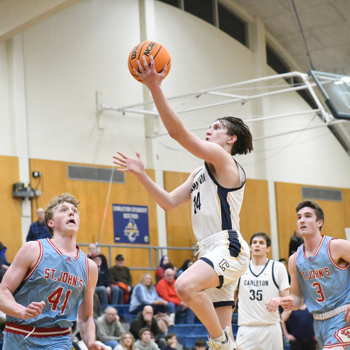 CarletonKnights's tweet photo. MBB: Led by Jeremy Beckler (31 pts) and Luke Harris (24), @carletonmbball clinched at least a share of the MIAC title with a come-from-behind 77-72 win over Saint John's! The Knights trailed by as many as 16 points in the game.
Recap/Photos: https://t.co/1Ml35yw7cv
#d3hoops https://t.co/oGkXxN18x6