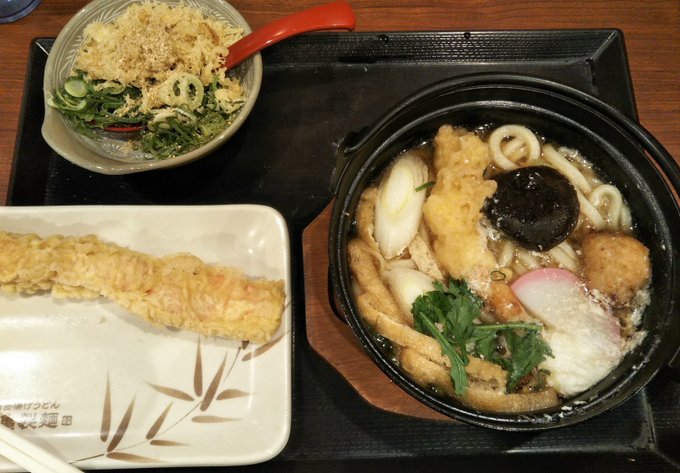 あつあつの
鍋焼きうどん
いと美味し♪😝💥🥣 