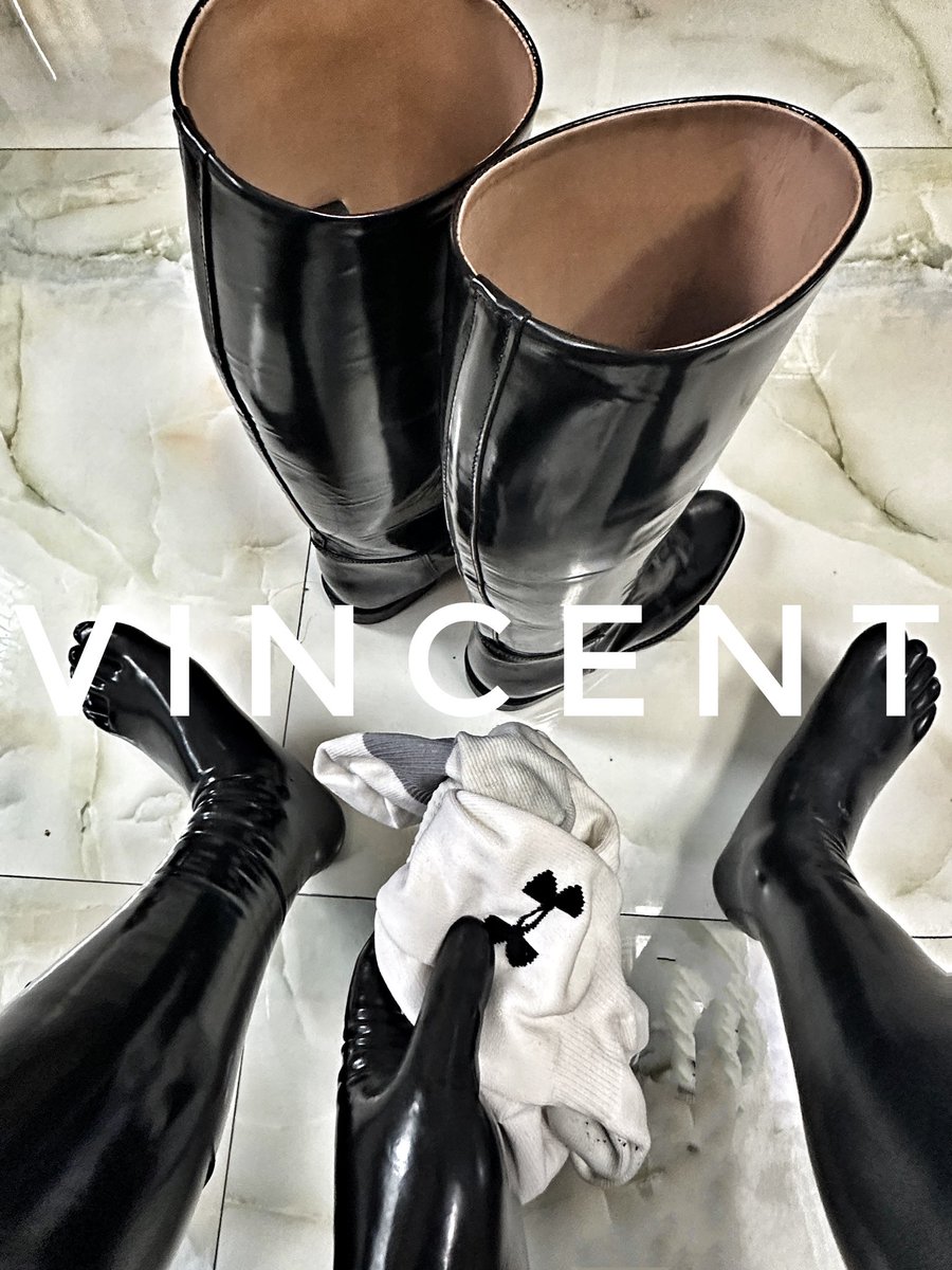 乳胶马靴白袜，都是贱狗最爱的，想选哪个？