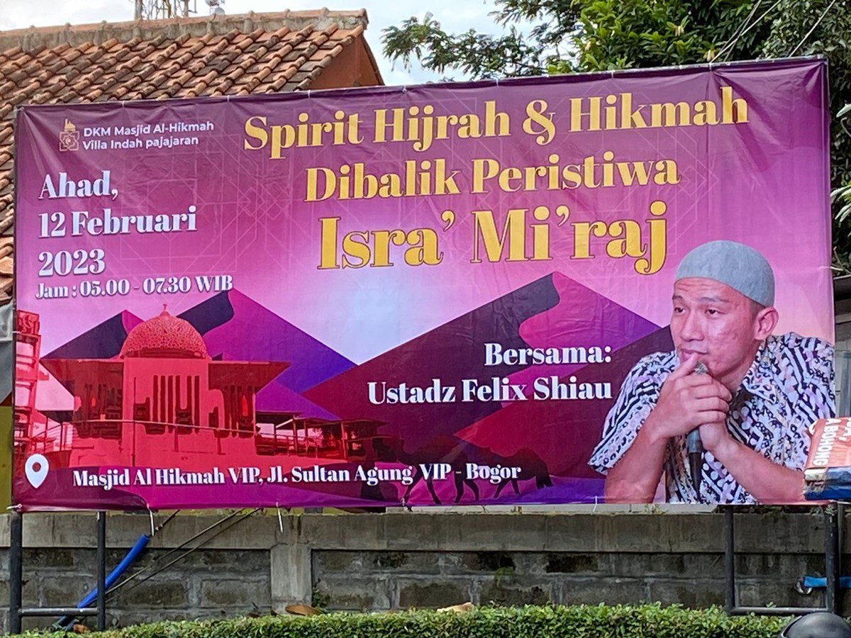Bantu RT dan mention Walikotanya.
Bogor payah!!!!!!

Pak <a href="/BimaAryaS/">bima arya</a> , orang ini kenapa di bogor masih diberi panggung?
Begini ajalah, lantas apa efek dr pembubaran HTI kl pengasongnya masih bebas jualan kek gini?