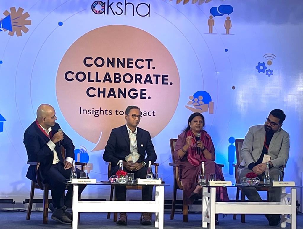 'We have given a tagline - 'Socho, samjho, phir share karo.' When you are sure, only then you can share,' @archanakpr Founder & Director @ngo_smart called for the need to pause and verify the information we receive. #InsightsToImpact #Aksha