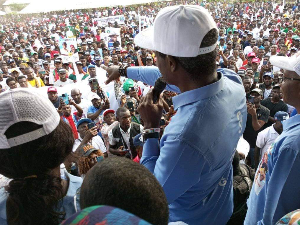 TonyeColeMedia's tweet photo. Yesterday, Ahoada West LGA stood still for Pst @TonyeCole1. He wondered why Rivers State govt has not made any investment in agric and housing since 2015. The Rivers @OfficialAPCNg Guber candidate, in his speech, promised to develop Ahoada as Agro Export Processing zone. https://t.co/s7eNCukJj1