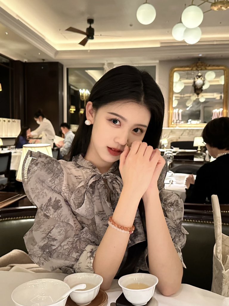 haoxiangchiban1's tweet photo. 约饭嘛 https://t.co/5X70Y4saHM