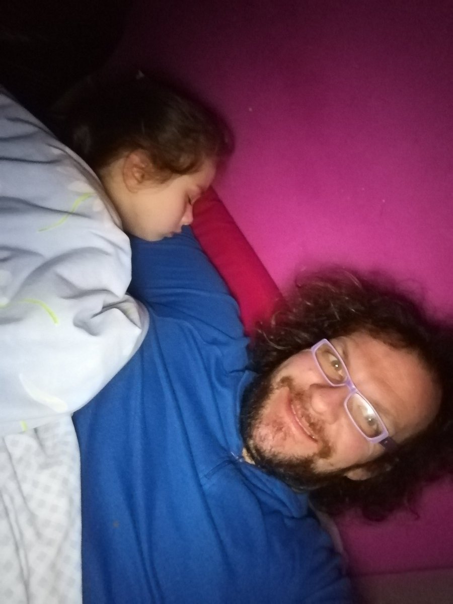 1934rabbit's tweet photo. #goodmorning world... Usually up and about by now.. But my crazy little princess woke up wanting daddy cuddles.. Who am i to say no.. #daddyDaugherCuddles #deadArm #enjoyTheMoment #mentalhealth https://t.co/slkgbwHWlw