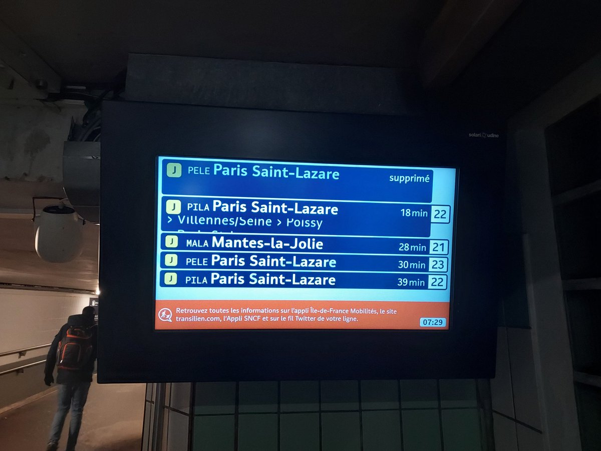 HypsoB's tweet photo. @LIGNEJ_SNCF Bonjour,
Une explication au départ des mureaux merci https://t.co/0o4usxU2ia