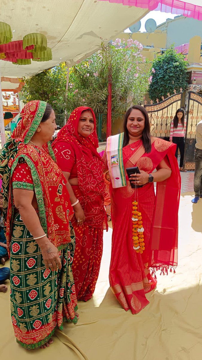 maltibenbjp's tweet photo. આજ રોજ પરમ પૂજ્ય શ્રી ધણીમાતંગ દેવ ની જન્મજયંતિ મહોત્સવ નિમિતે શ્રી લુણંગનગર મહેશ્વરી સમાજ મધ્યે હાજરી આપી. #dhanimatangdev #janmjayanti https://t.co/Mz90BBdx3N