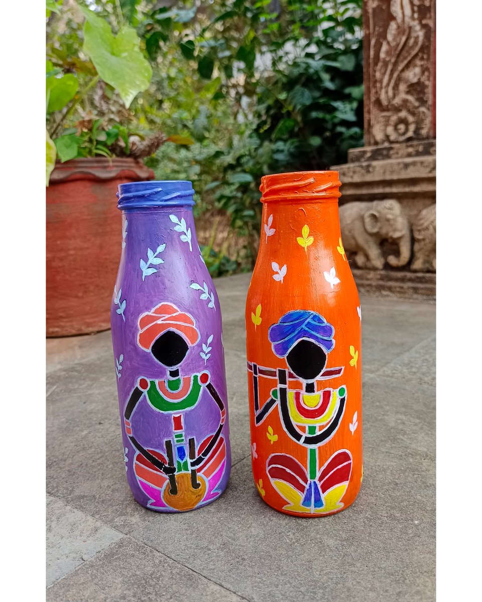 Upasana30Ray's tweet photo. ๐ผFolk Musician Duo๐ผ
My first attempt at #bottleart.๐ #Upcycling gives a new lease of life to #discardedobjects and transforms them into things of higher value. Watching the brush strokes happily glide on glass was absolutely #therapeutic. Hope you like it ๐ธ
#DIY https://t.co/taNbYFTH2m