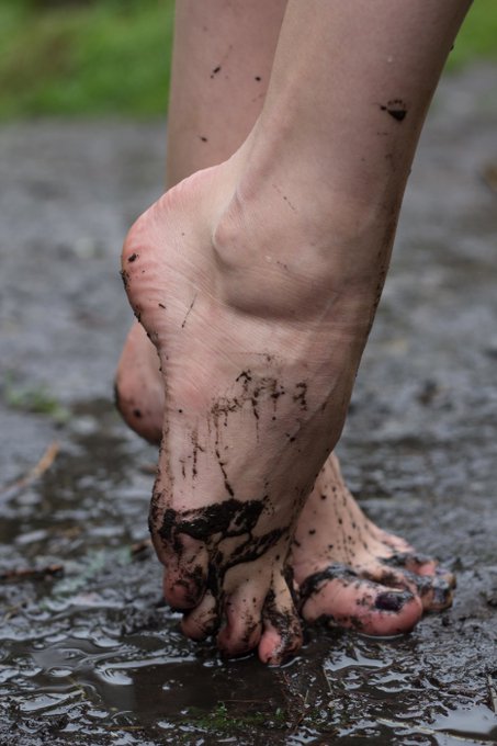 https://t.co/z9WqRzP2lg Muddy Feet (WAM) #mud #toes #wet #feet #smallfeet #muddy #slowmotion #outdoors