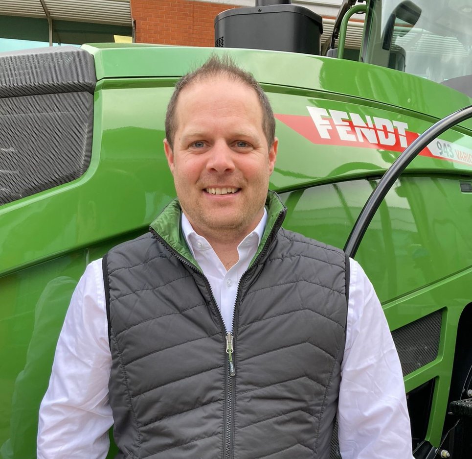 A new face at Fendt - Welcome to Darren Preedy, who has joined our Sales Engineering team and is responsible for Wheeled Tractors along with Large Square Balers and Combines during harvest. Good to have you with us Darren 😀 #Fendt #ItsFendt #newface #salesengineering