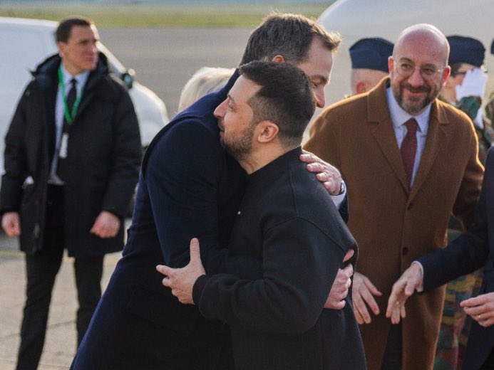 alexanderdecroo's tweet photo. Welcome to Belgium, President @ZelenskyyUa. 

Belgium and Europe are on the side of the Ukrainian people. 

Your fight for freedom and democracy is also a fight for our values. https://t.co/plhQsSFYp7