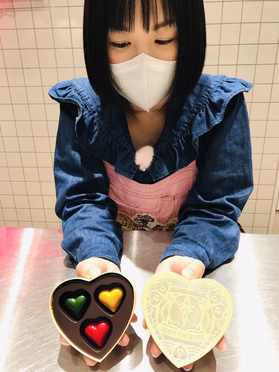 ヴァレンタインを
ヴァンダレイ
と読んでしまいました。

ヴァンダレイシウバに
よろしくお伝えください！ 