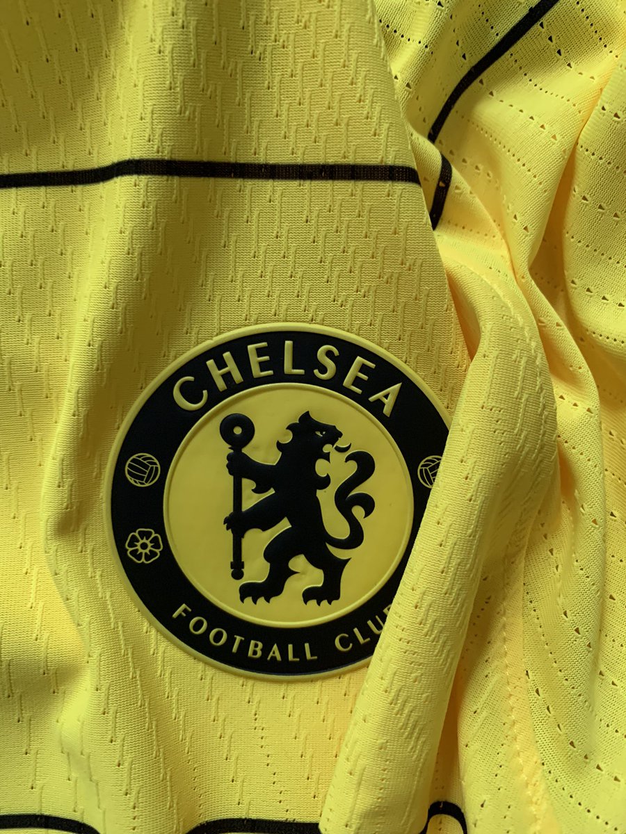 Authentic Corner tweet media