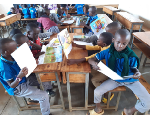 AcrossaidR's tweet photo. Abana bakunda gusoma. Abana bakeneye gusoma ibitabo by’inkuru ziri ku kigero cyabo nibura bagomba gusoma ibitabo bibiri mu cyumweru. Mu rwego rwo kunganira abarimu, ababyeyi bakwiye gufasha abana gusoma nyuma y’amasomo. https://t.co/h6IdhqvrpR