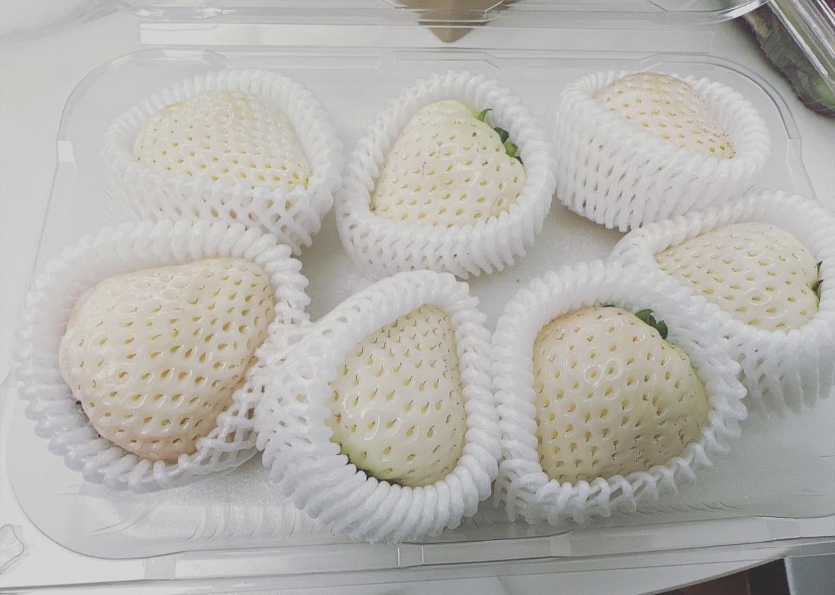 there's 7 strawberries there so 7dream is REAL