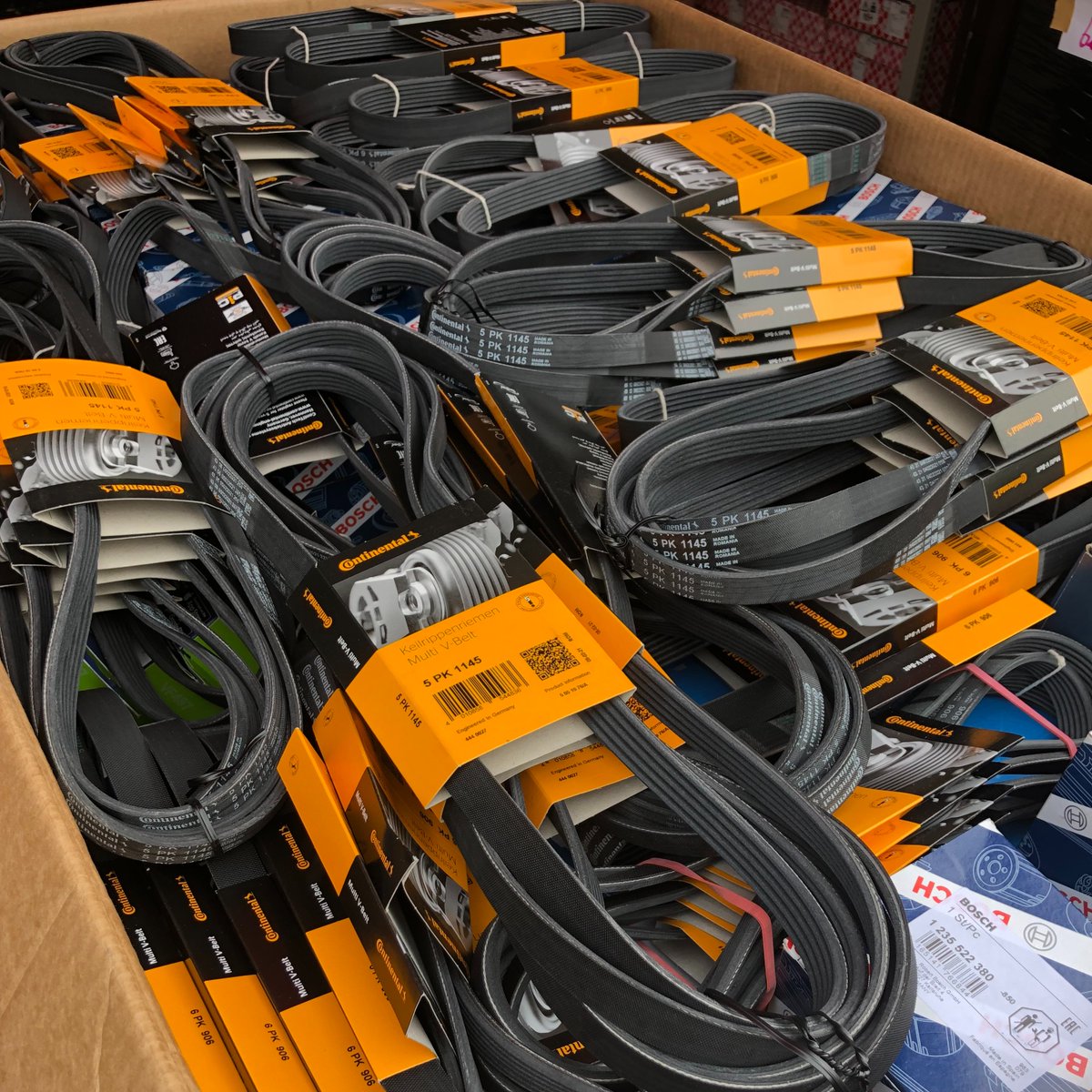 ym_trade's tweet photo. .
🚢年明け1発目 補充部品入荷 🚚
今月はこの後も入荷ラッシュが続きます👍👍
.
#外車部品 #germany #BBR #BOSCH #LEMFORDER #COOLXPERT #純正 #genuine
#carparts #Audi #Porsche #VOLVO #mercedes #benz #ベンツ #BMW #VW #アウディ
#ポルシェ #ボルボ #自動車部品 #外車 #整備 #輸入車 https://t.co/W0iIW46PGH