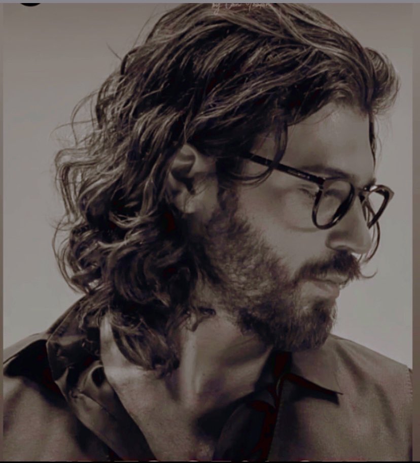 Le belle persone si distinguono, non si mettono in mostra.
Semplicemente, si vestono ed escono.
Chi può, le riconosce.🤍

Buongiorno☕️un sereno giovedì ❤️☀️
#CanYaman 🫶