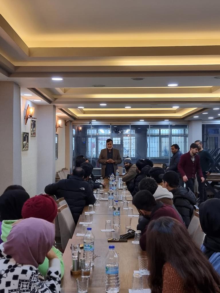 AlkhidmatOrg's tweet photo. Vice President @MAbdusShakoor  had a session with @paksturk in  #Turkiye and discussed the worsening plight in Turkiye after the devastating #earthquake. He urged youth to join hands with rescue teams to help save precious lives in quake-hit areas. https://t.co/qm9gz8jKe1