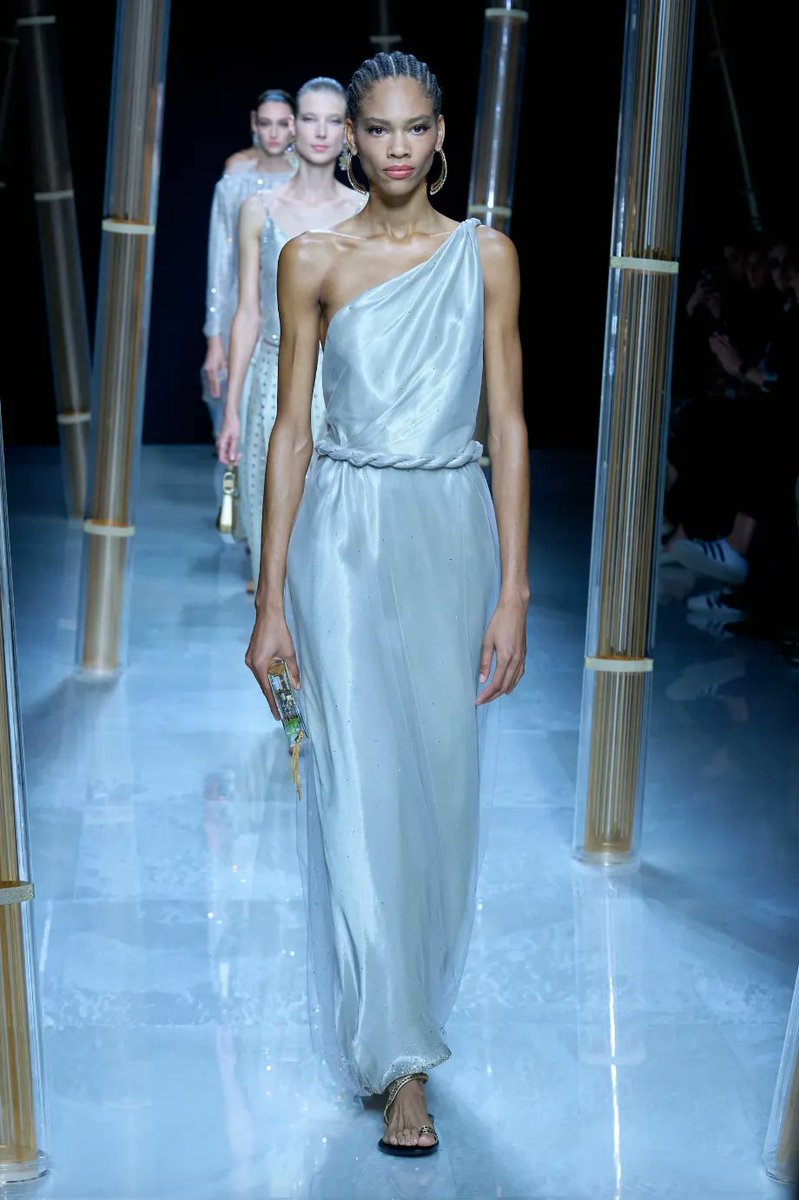 Encrypted_Hash's tweet image. Dissonance is pervasive, expressed through asymmetrical tailoring, brushed and wrinkled fabrics to create a frayed and decayed look. The key to facing turmoil is being prepared, so practical, versatile details can be seen across many collections