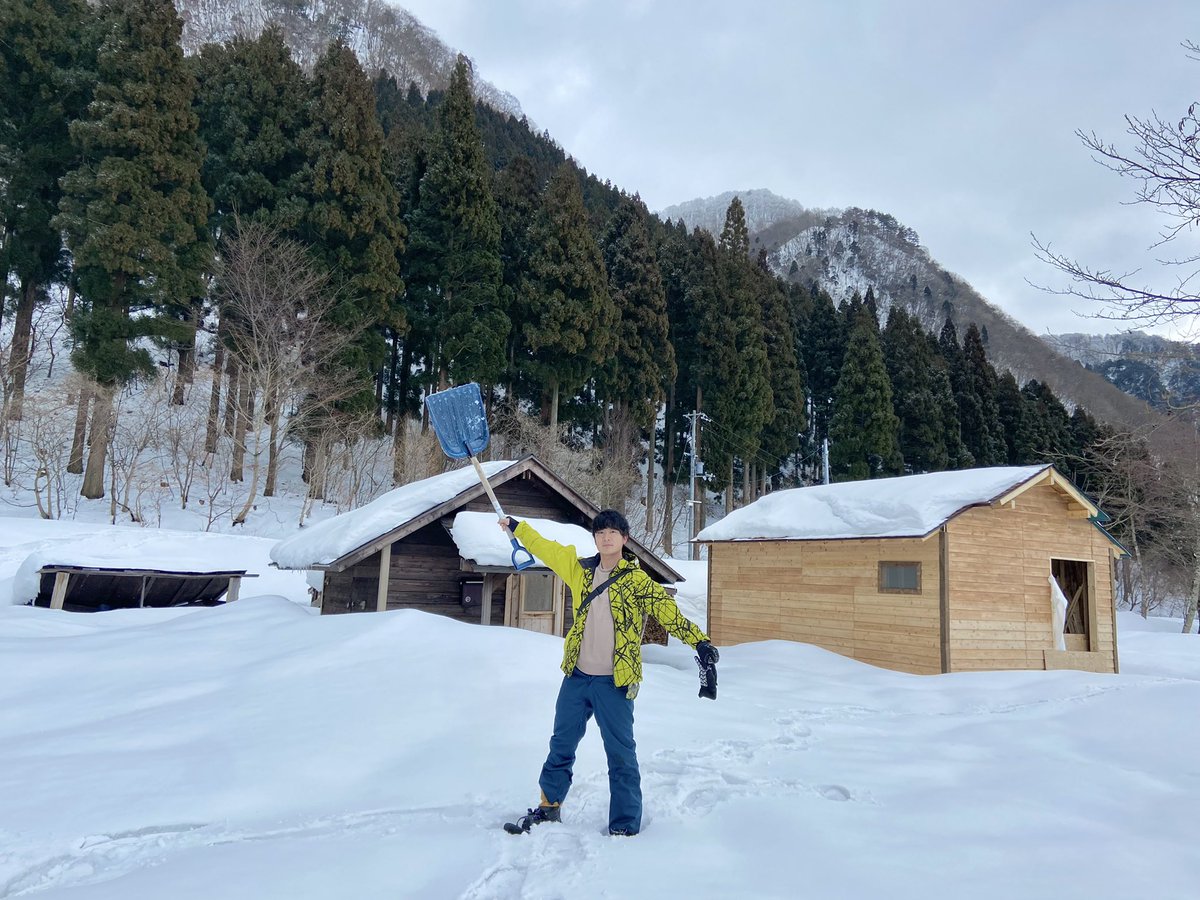ueyamadam's tweet photo. 思ってたより雪積もってないですね！ https://t.co/dkwbbxE9i7
