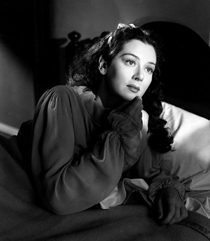 1940sginger's tweet photo. 1. Eve Arden, bc she's so underrated and makes every film she is in better. (also, im madly in love with her)
2. Doris Day (always makes me so fucking happy)
3. Greta Garbo (most captivating woman on earth)
4. Rosalind Russell (i mean, besides the talent, so charming!!) https://t.co/KtkLEa11XX