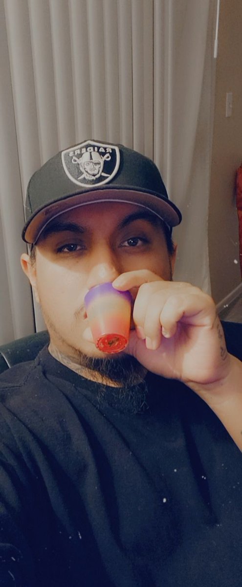 Calidubz's tweet photo. 5o'clock somewhere? https://t.co/fEotNEtnXR