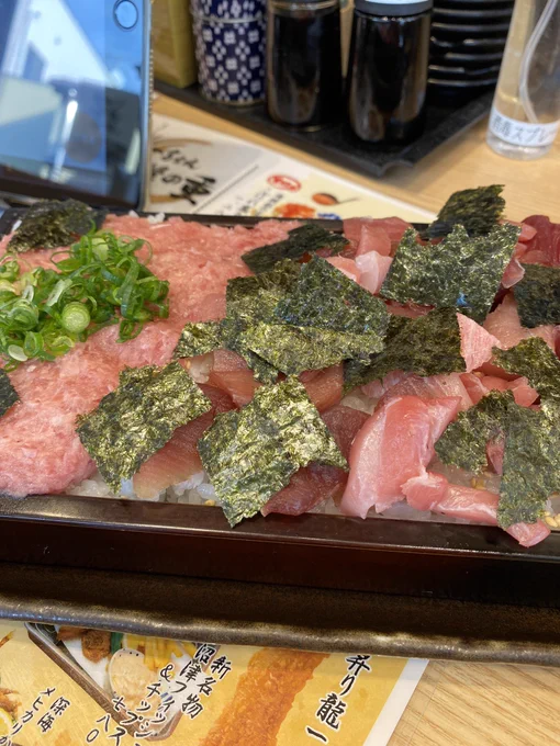 すぐそこのお寿司屋さんでおひる!美味かった!!!! 