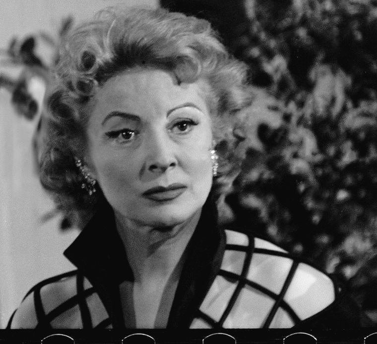 1940sginger's tweet photo. honorable mentions:
lucy ball, loml ♥️
greer garson ♥️
constance bennett ♥️
ann sheridan ♥️ https://t.co/WFmcSTIeya