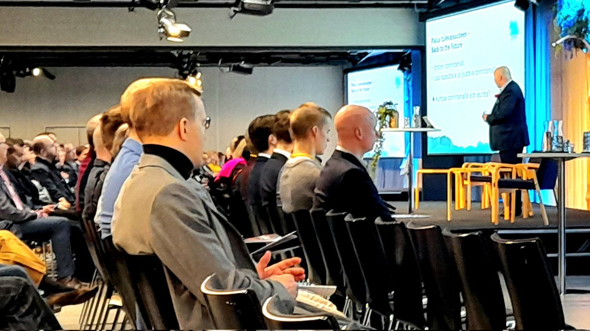 MissLogOps's tweet photo. Starting off an exciting day at my first ever #LOGYConference with a group of our @Hanken_fi students. Looking forward to getting more familiar with the Finnish logistics industry. https://t.co/UsPQ5A7FdZ