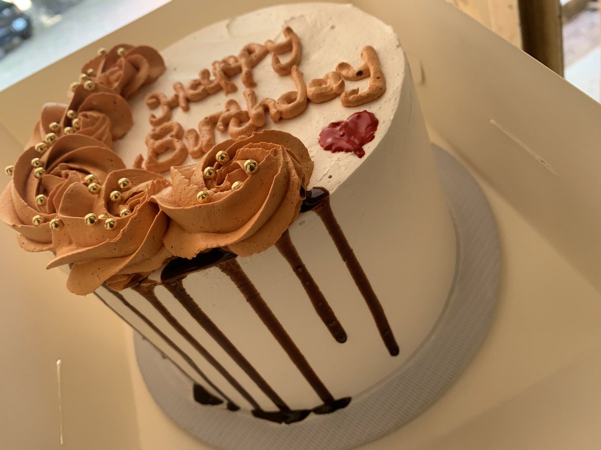 caketopiaa's tweet image. 6 inches 2 layers chocolate cake🍫🎂
9000 NGN
📍 zaria(samaru)
Dm,WhatsApp or call 08166901830