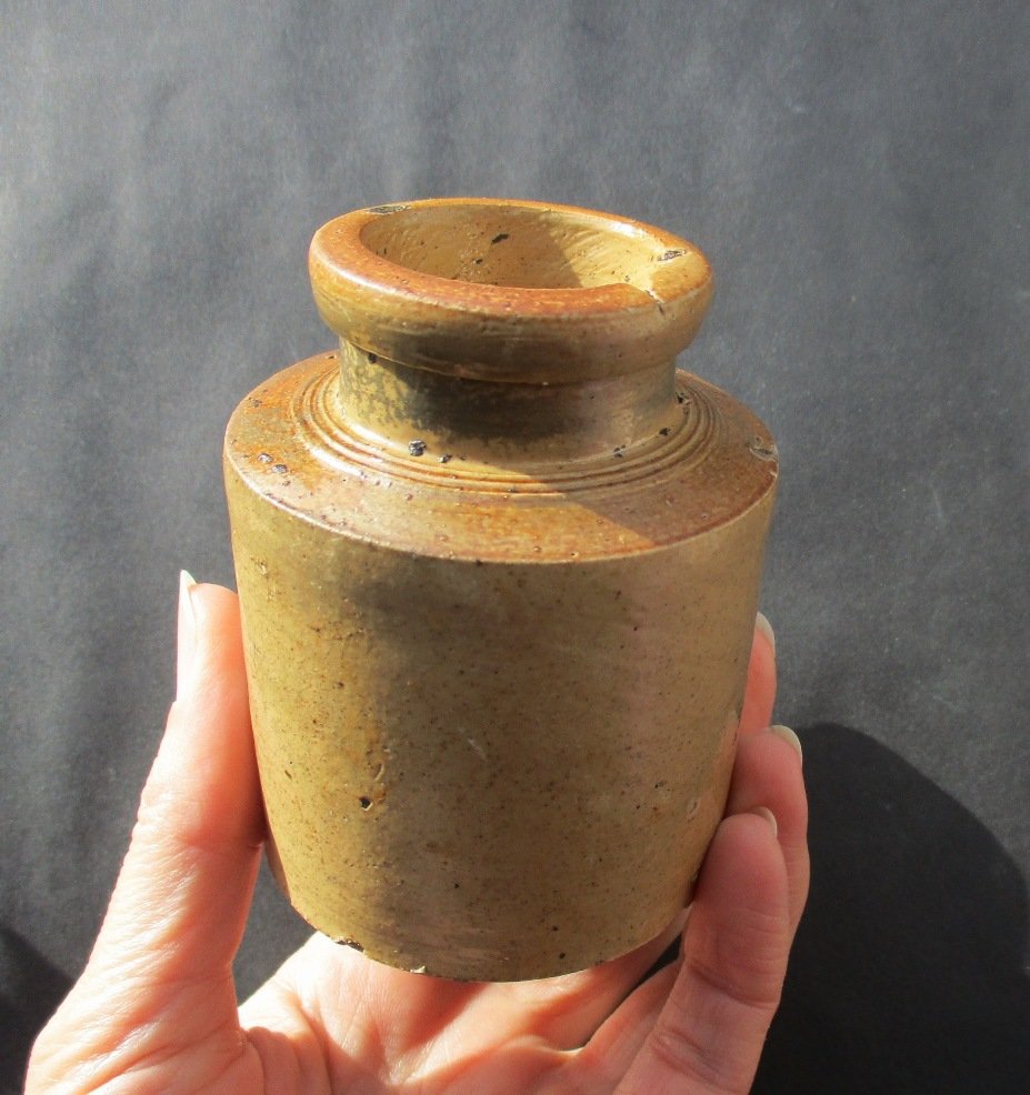 GermanderS's tweet image. A perfect stoneware pot - first spotted as a patch of ceramic in the mud, which to my pleasure, came out complete! Not sure what this size pot is for; it's like a double-height inkwell or a half-length bottle....