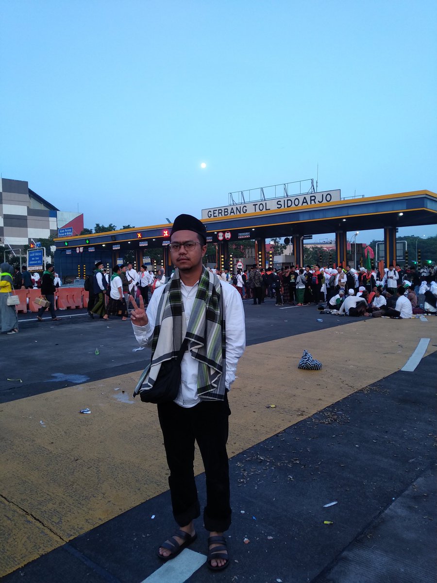 chabib08's tweet photo. memeriahkan 1 abad NU di Stadion Delta, Sidoarjo

7 Februari 2023

#1AbadNU #StadionDeltaSidoarjo #SelamatDatangAbadKe2 https://t.co/uGBUjx3YoZ