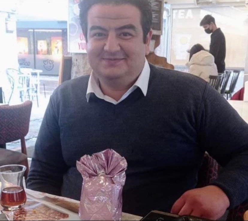 son_olenler's tweet photo. Mehmet Kalaycı - Kahramanmaraş merkezli depremlerde, Adıyaman Grand Isias Hotel'de, (TUREB) otobüs kaptanı Mehmet Kalaycı  hayatını kaybetmiştir. Ruhuna el Fatiha #kahramanmaraşdepremdeölenler - https://t.co/1MyJv8BMR6 https://t.co/ULWDMU6L06