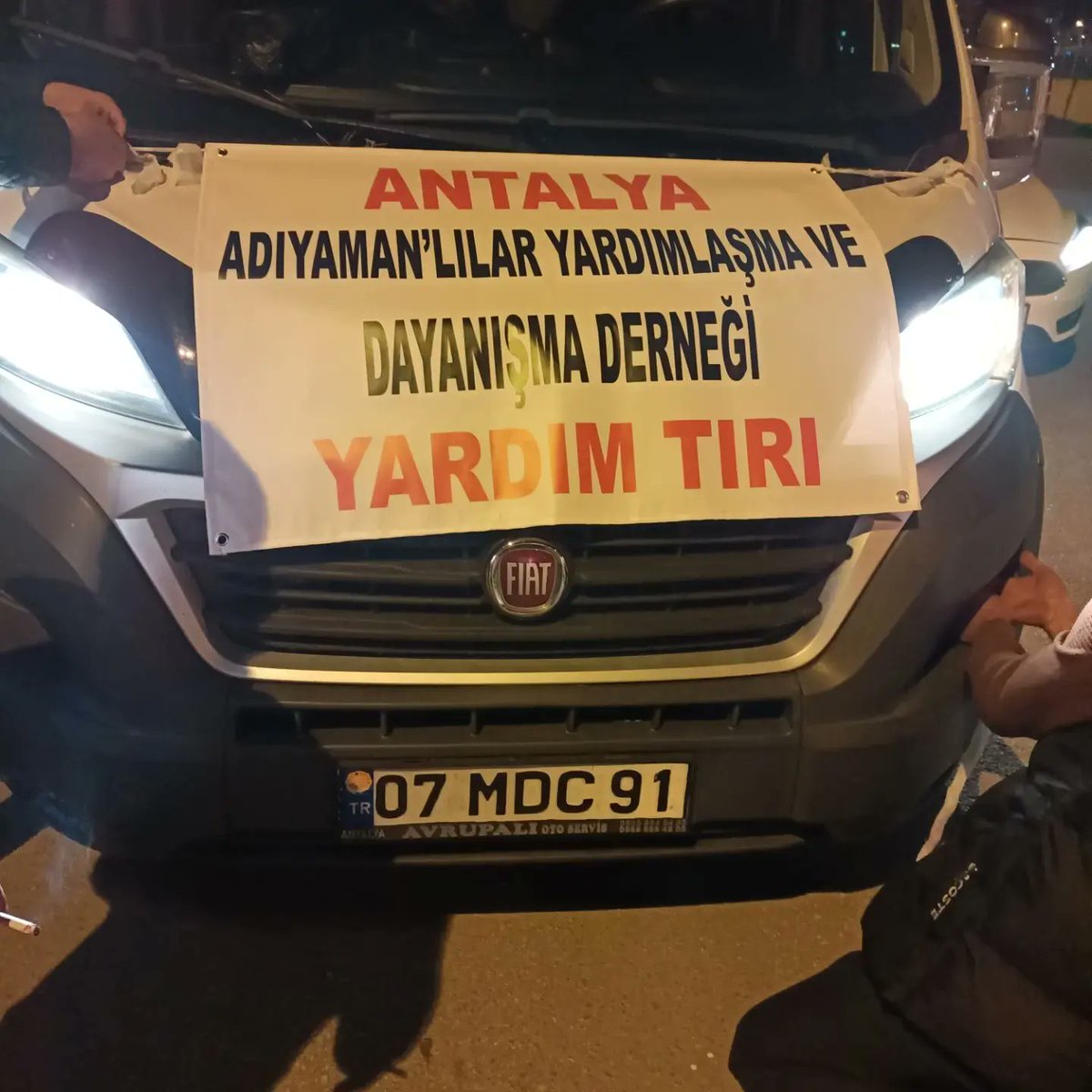 Adıyaman'a ikinci yardım konvoyumuzu uğurladık, Adıyaman çok çaresiz yıkım çok fazla giden canlardan çok daha fazlasi enkaz altında duyun , görün Adıyaman'ı #ADIYAMAN #AdiyamanYardimBekliyor #depremsondakika #AFAD #Turkiye