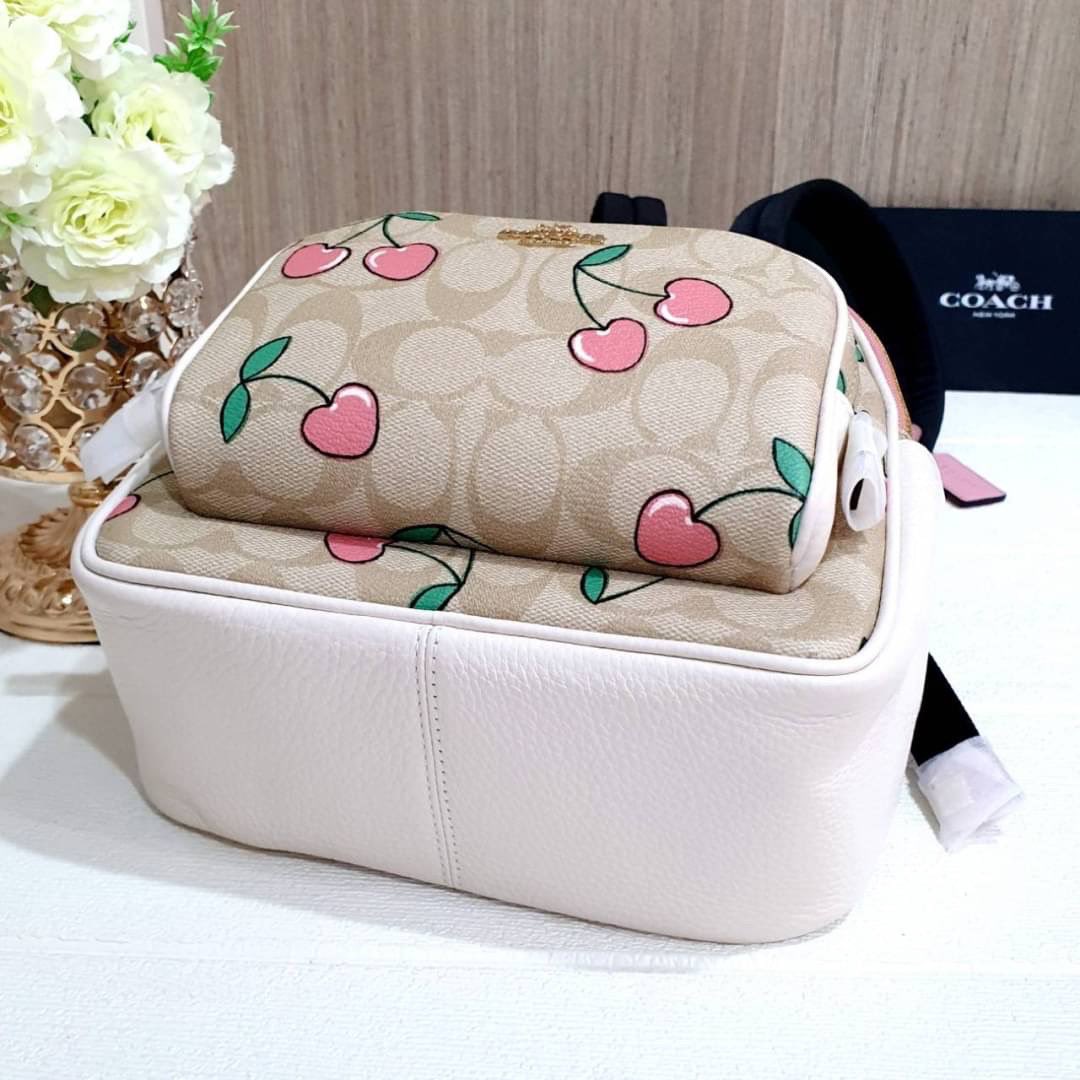 CHappybrand's tweet photo. เป้มินิ คอลใหม่ล่าสุด น่ารักมากๆ น้องเชอร์รี่
COACH CF424 Mini Court Backpack In Signature Canvas With Heart Cherry Print
ขนาด 7 3/4" (L) x 8 3/4" (H) x 3 1/2" (W)

5,190.-

 Shopee: https://t.co/10EeqNkQLf

#กระเป๋า #กระเป๋าสะพายข้าง #กระเป๋าถือ #แบรนด์เนมแท้ #ส่งฟรี https://t.co/g6CpmJl0eL