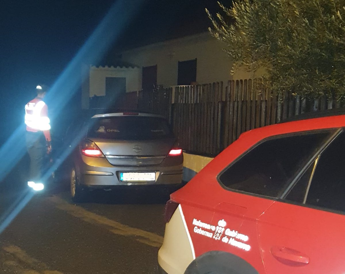policiaforal_na's tweet photo. 4 conductores denunciados esta noche por + en drogas en Tudela y Barillas, infracciones muy graves a la LSV (1.000€+6puntos).
#PatrullaTráfico 
#SeguridadVial https://t.co/4o3VYyrKMQ