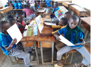 AcrossaidR's tweet photo. Children like to read. Children need to read at least storybooks appropriate to their age. If they regularly practise this they may read 120 books in one year. In order to help their teachers, parents should facilitate children's reading activities after school. https://t.co/qk2W2WJXdR