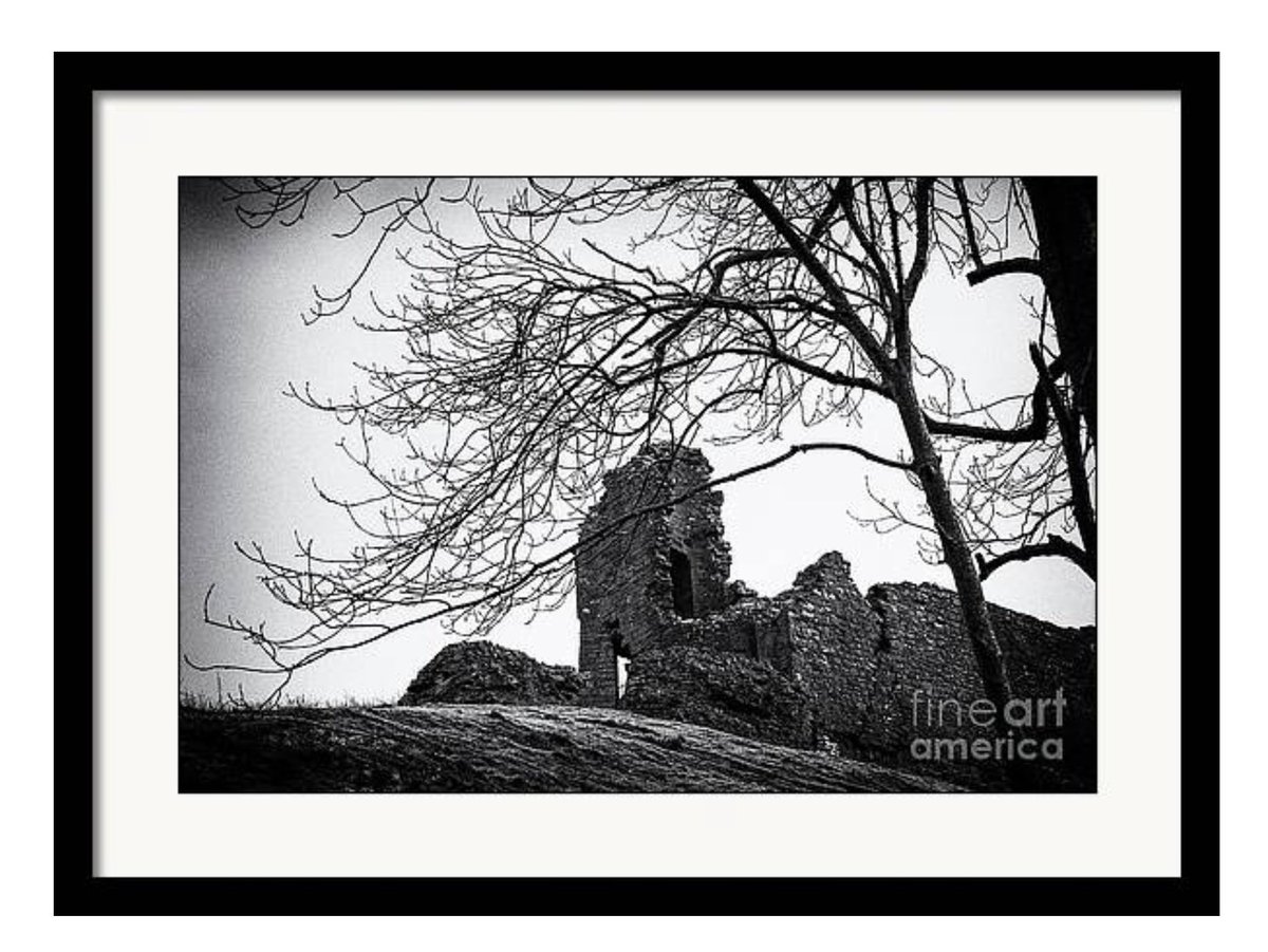 Spooky Castle 5-tanya-smith.pixels.com/featured/spook…

#blackandwhitephotography #blackandwhitephoto #blackandwhite #spooky #corfecastle #AYearForArt #castleruins #wallartforsale #gifts #dorset