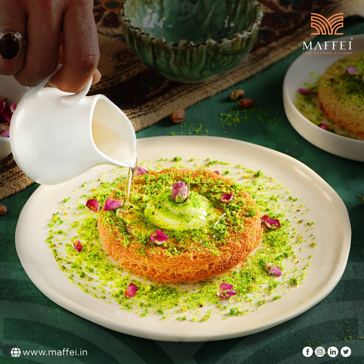 MaffeiKitchen's tweet photo. Indulge in the rich and creamy taste of traditional Middle Eastern cuisine with Maffei Kitchen's Kunafa with Cheese.
Follow Us @Maffeikitchen
#maffeikitchen #sobiyetbaklava #dessertgoals #MoroccanFlavors #LebaneseCuisine #TasteOfMorocco #FlavorsOfLebanon #MoroccanFoodie https://t.co/XojW7kxtww