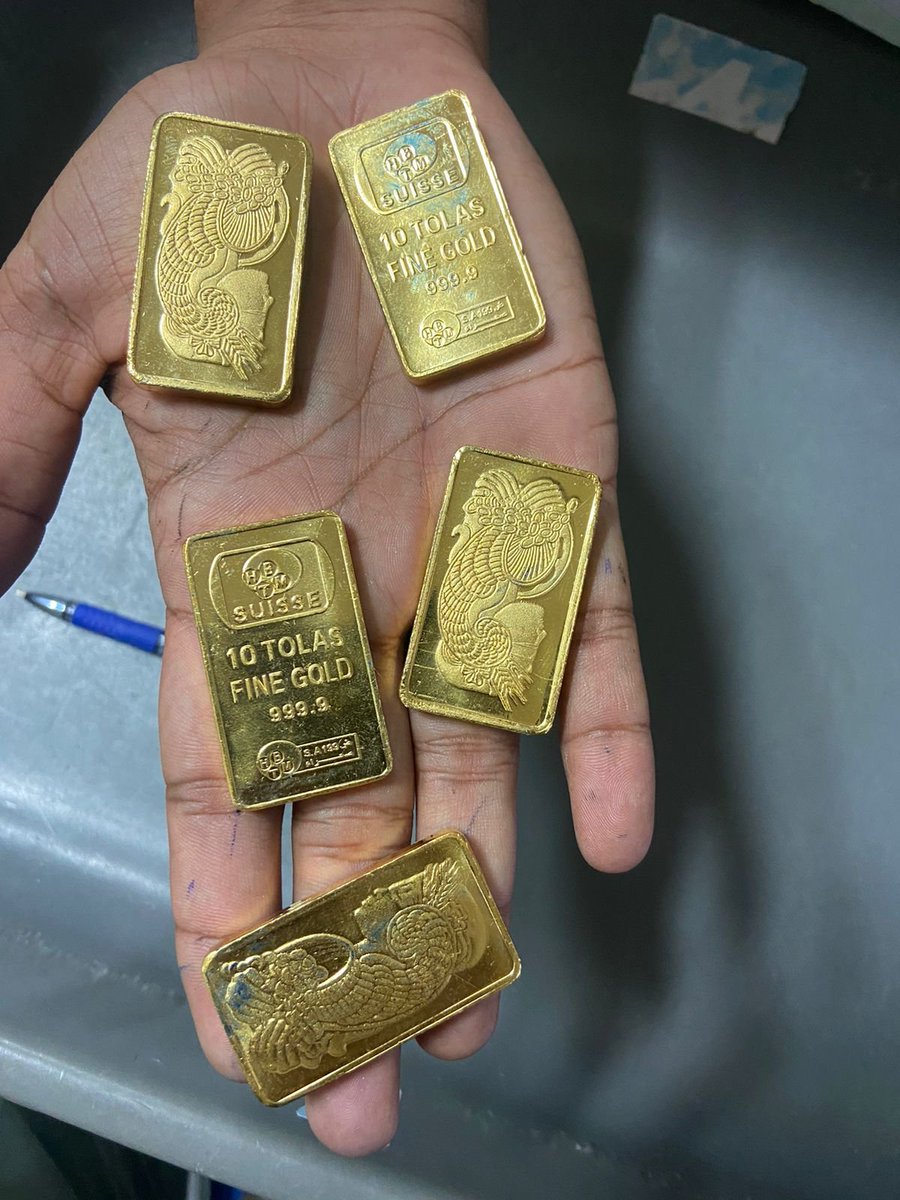 Kerala | Air Intelligence Unit (AIU) of the Customs department has seized 1062.8… Kerala | Air Intelligence Unit (AIU) of the Customs department has seized 1062.8…
