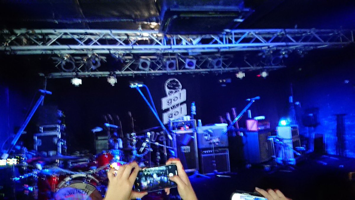 mypjsaiko's tweet photo. 当時バニラズの事知らなかった私に姉兄がオススメしてライブ連れて行ってくれてバニラズにハマったから姉兄に感謝感謝 ~！ https://t.co/TaO8B0Zgrk
