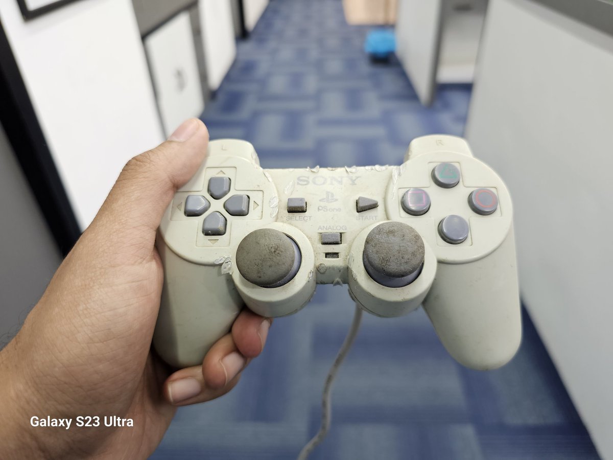 Pmkphotoworks's tweet photo. A piece of history - The PlayStation 1 ❤️ https://t.co/pfrSOkXqh8