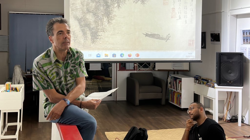 ambafrancefj's tweet photo. On the occasion of the #LGBTQIA+ 🌈 Month, Ambassador Léger opened the AF 🇫🇷🤝🇫🇯 #cinéclub tonight, dedicated to #Tomboy 👦🏼 by Céline #Sciamma. This touching #French film brilliantly tackles the theme of a child's search for identity. Thanks again to our 🎬 expert, Ben Wheeler! https://t.co/ZcCaJxLMJt