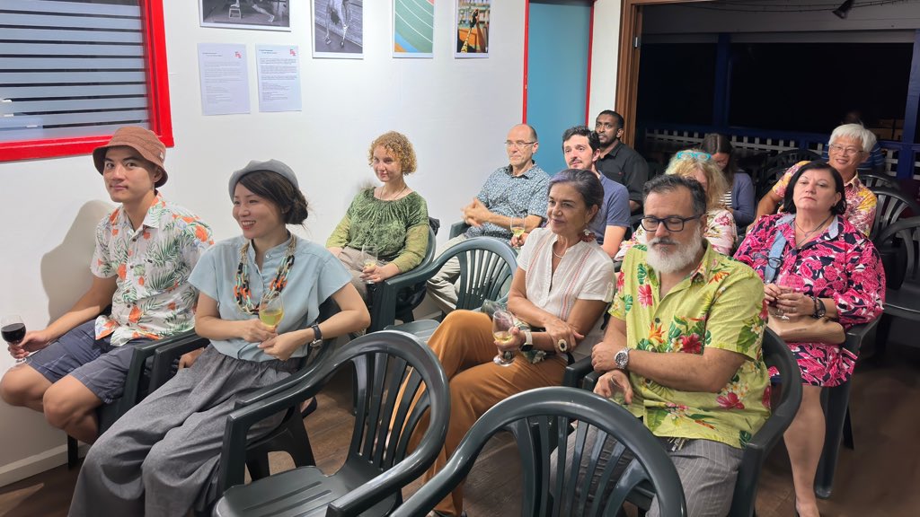 ambafrancefj's tweet photo. On the occasion of the #LGBTQIA+ 🌈 Month, Ambassador Léger opened the AF 🇫🇷🤝🇫🇯 #cinéclub tonight, dedicated to #Tomboy 👦🏼 by Céline #Sciamma. This touching #French film brilliantly tackles the theme of a child's search for identity. Thanks again to our 🎬 expert, Ben Wheeler! https://t.co/ZcCaJxLMJt