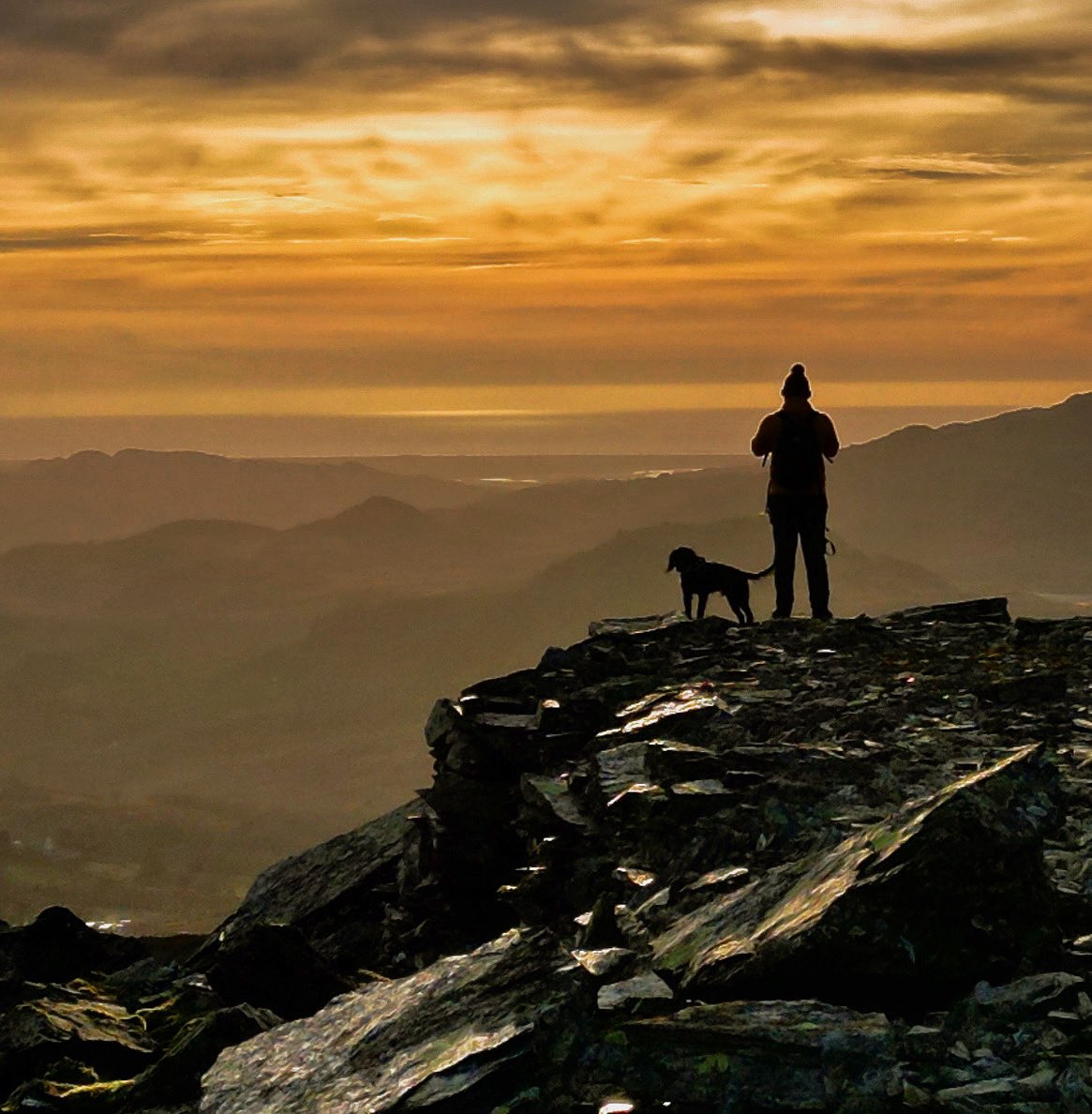 Just me and the dog….
#snowdonia #exploresnowdonia #visitwales #yourwales #sunset #northwales